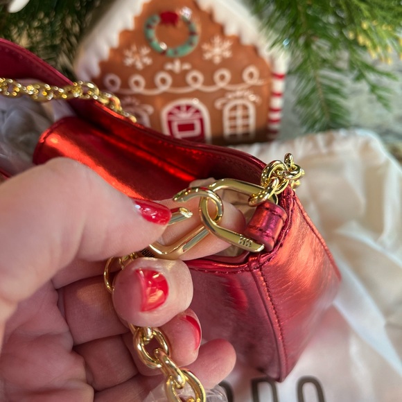 NEW HOBO Rosa Crossbody
Metallic Leather Strawberry Fields - Picture 6 of 14